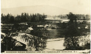 s’amunu stutes ’u tthu quw’utsun’ sta’luw’ | Somenos Village Beside Cowichan River