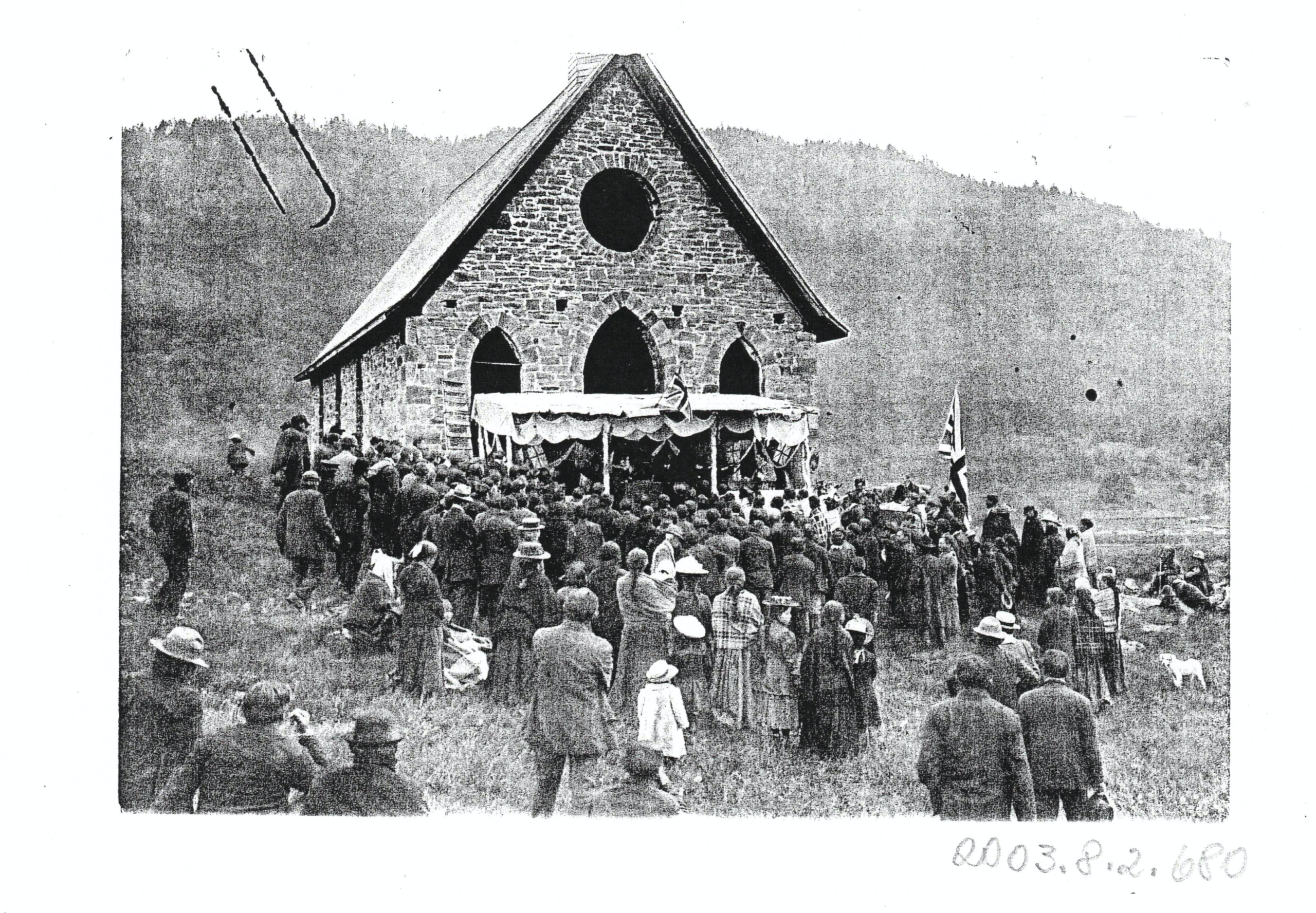 q’apthut-s tthu Commission ni’ ’utl’ qw’umi’yiqun’ | Crowd at Butter Church During McKenna McBride Commission