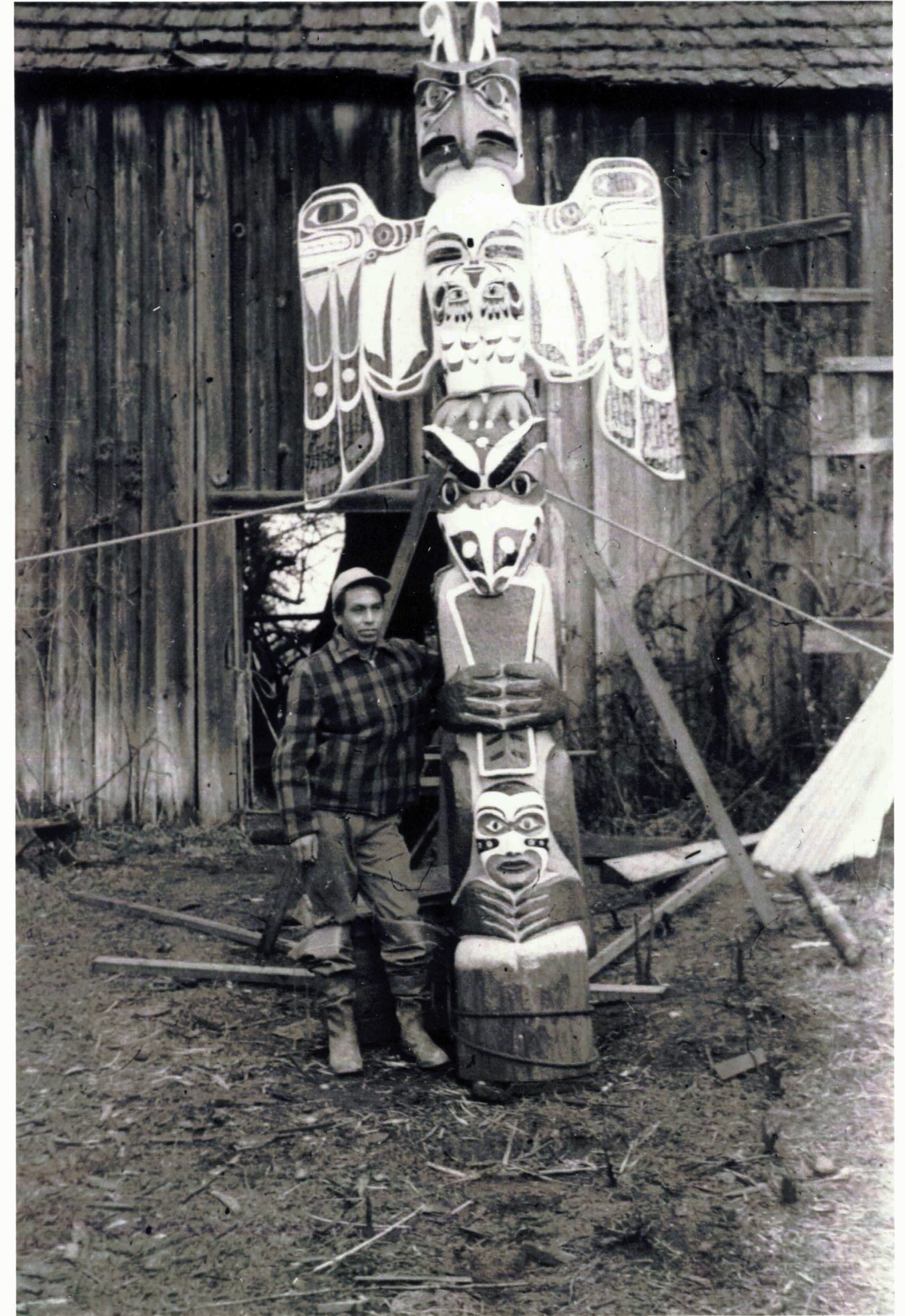 sxt’ekw’ ’utl’ hwinumets’u | Simon Charlie Totem