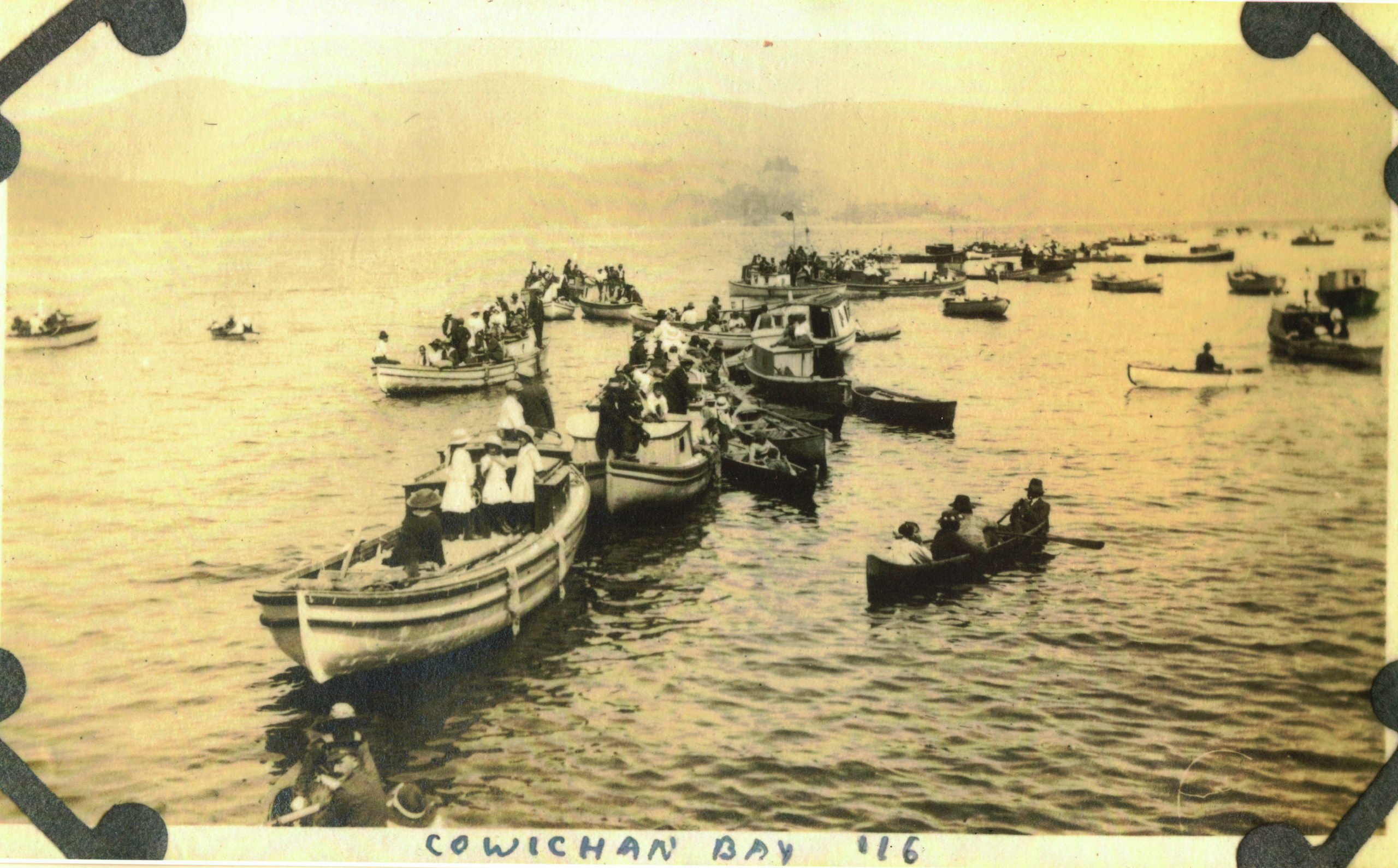 pou’lut ’i’ sunihwulh ni’ ’utl’ tl’ulpalus | Boats in Cowichan Bay
